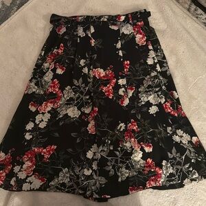Banana Republic black floral skirt, sz 4